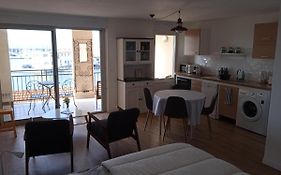 Studio Design vue Port 2 pas des Canaux + parking